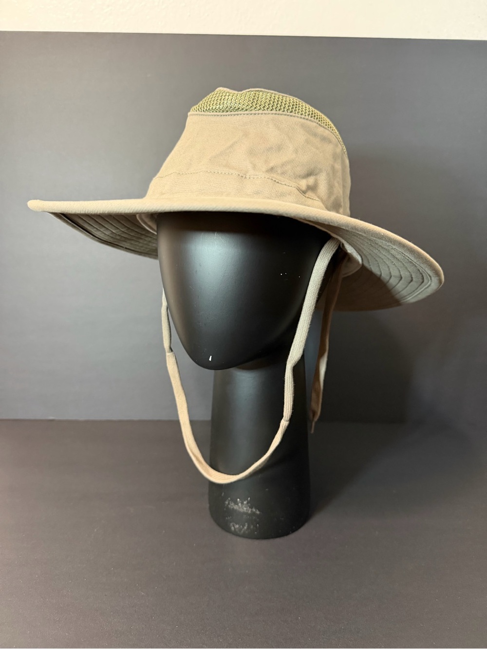 NEW Tilley size LARGE Airflo Beige Cotton Wide Brim Outdoor Hat w/ Chin Strap